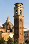 Il campanile della Cattedrale di Torino, dedicata a San Giovanni Battista e situata nell'omonima piazza, dove è custodita la Sacra Sindone. Benché l'autenticità ...