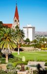 Il centro di Windhoek la capitale della Namibia. Il campanile appartiene alla Christuskirche, la chiesa luterana - © Pichugin Dmitry
/ Shutterstock.com