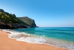 Il mare di Alanya: ci troviamo lungo la costa mediterranea della Turchia - © muratart / Shutterstock.com