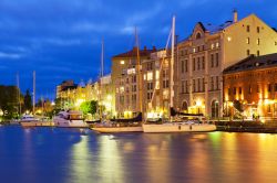 Il porto del distretto di Katajanokka: ci troviamo nel centro di Helsinki, la capitale della Finlandia - © Oleksiy Mark / Shutterstock.com