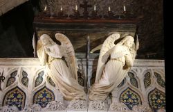 Interno della Cattedrale di Notre Dame a Rocamadour - © Leonard Zhukovsky / Shutterstock.com 