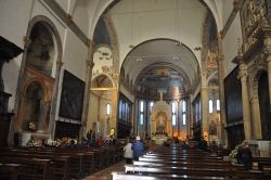 Interno del Duomo gotico di Montagnana. La costruzione domina la centrale Piazza Vittorio Emanuele II