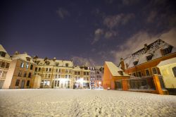 Inverno a Lille, la neve imbianca il centro citta della Francia. Un suggestivo scorcio fotografico del centro storico di Lille, capoluogo regionale del Nord Passo di Calais - OT Lille / © ...