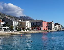 Karlobag, il porto della regione di Lika-Senj di fronte all'isola di Pag, Dalmazia settentrionale, Croazia.
