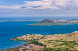 La notevole costa selvaggia di Antsiranana (baia Diego Suarez) nel nord del Madagascar - © Pierre-Yves Babelon / Shutterstock.com