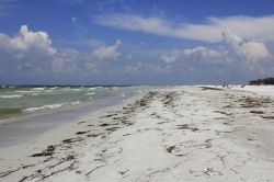 La grande spiaggia di Lido beach si trova a Sarasota, in Florida - © Serenethos / Shutterstock.com 