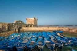 Porto di Essaouira, Marocco - A ovest di Marrakech sorge Essaouira, piccola fortezza che da sempre riveste il ruolo di importante porto di collegamento fra il Marocco e il resto dell'Africa ...