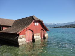 Lucerna, Svizzera: uno scorcio del Lungolago di Luzern