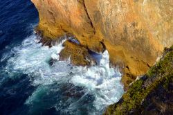 La forza del mare dell'Algarve a Capo San Vincenzo vicino a Sagres - © Peter Etchells / Shutterstock.com