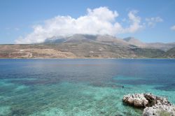 Il mare della penisola di Mani, Peloponneso - Terra greca quasi disabitata e  brulla, in passato esposta agli attacchi provenienti dal mare, la penisola di Mani ha un paesaggio davvero ...