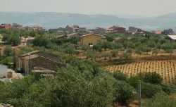 Mazzarrone panorama della cittadina dela Sicilia. - © Grani85, Wikipedia