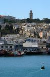 Medina e porto di Tangeri, in Marocco. Il porto di Tingi (Tangeri all'epoca dei romani) è oggi il più importante del nordafrica - © John Copland / Shutterstock.com