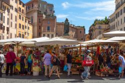 Il mercato di Campo de' Fiori a Roma - © Pedro Rufo / Shutterstock.com 