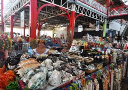 Mercato coperto di Papeete isola di Tahiti