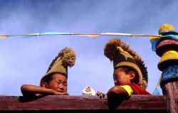 Mongolia bambini monacia Erdene Zuu - Foto di Giulio Badini / I Viaggi di Maurizio Levi