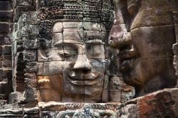 Murales e sculture dl grade fascino a Angkor Wat in Cambogia - © Dmitry Saparov / Shutterstock.com