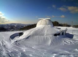 Nevicata 2012 a Monteromano di Brisighella (Emilia Romagna) con oltre 1,6 metri di neve l'osservatorio astronomico era stato praticamente sepolto.