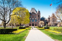 Ontario Legislative Building: l'edificio storico si trova a Toronto la città con più abitanti del Canada 116144056 - © Pack-Shot / Shutterstock.com
