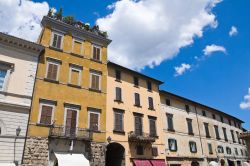 Palazzi nel centro storico di Orvieto, il borgo medievale che si trova in Umbria - © Mi.Ti. / shutterstock.com