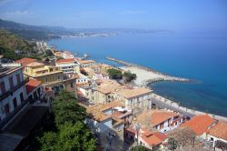 Panorama di Pizzo: vista dal borgo della Calabria in direzione di Tropea