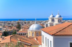 Foto panoramica del centro di Kalamata, Peloponneso - Cittadina greca del Peloponneso, Kalamata è un borgo marittimo con un'appassionante storia alle spalle dove acque cristalline, ...