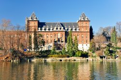 Il Castello del Valentino si trova a Torino, ...