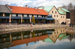 Parco Belmontas a Vilnius: i riflessi degli edifici sull'attiguo laghetto - © Anna Lurye / Shutterstock.com
