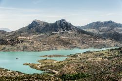 Parco Naturale Sierra de Grazalema a Zahara della Sierra in Andalusia (Spagna) - © Cornfield / Shutterstock.com