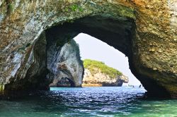 Parco Nazionale Los Arcos: è un parco marino che si trova nei pressi del Paredón Colorado, proprio di fronte a Mismaloya. Centinaia di migliaia di anni di erosione marina hanno ...