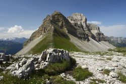 Passo del Grostè sopra a Madonna di Campiglio: fotografia della Pietra Grande, una spettacolare montagna del Trentino - © m.bonotto / Shutterstock.com