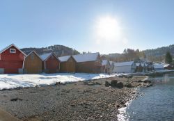 Peggy's Cove con la neve: anche in questa piccola località della Nuova Scozia, Canada, nonostante l'influsso mitigatore dell'oceano, non mancano le nevicate invernali che ...