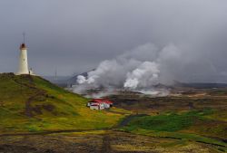 Penisola Snaefellsnes, Islanda. Il suggestivo paesaggio di questo angolo a ovest dell'Islanda ospita una natura selvaggia e incontaminata: qui, nell'Islanda in miniatura, come spesso ...
