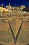 Piazza Castello è il cuore pulsante di Torino, sede di importanti palazzi come Palazzo Madama, Palazzo Reale, il Teatro Regio, il Palazzo del Governo e altri gioielli, per lo più ...