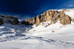 Pista da sci a Corvara, Val Badia - Conosciuta e apprezzata come stazione turistica per gli sport invernali sin dai primi decenni del 1900 - il primo impianto venne aperto nel 1936 -, dal 2006 ...