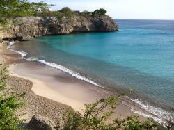 Playa Jeremi si trova ai Caraibi, sulla costa dell'isola di Curacao (Antille olandesi) - © BioLife Pics / Shutterstock.com