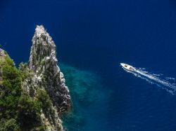 Punta Spartivento si trova tra Marina di Camerota e Capo Palinuro Campania - © Vinicio Tullio / Shutterstock.com