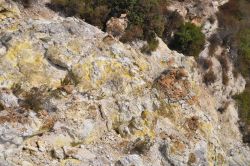 Rocce vulcaniche nella Solfatara di Pozzuoli