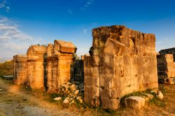 Rovine dell'anfiteatro di Salona, città romana vicino a Spalato, Croazia. Luogo natale dell'imperatore Diocleziano, Salona fu distrutta dagli Avari nel 639, costringendo i superstiti ...