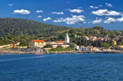 Chiesa di San Martino, Losinj - Edificata nel 1450, la chiesa di San Martino è ospitata nell'attuale cimitero dell'isola, luogo in cui si può anche leggere la storia di ...