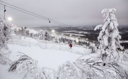 Sciare a Levi in Lapponia, nel nord della Finlandia - © Mikhail Varentsov / Shutterstock.com
