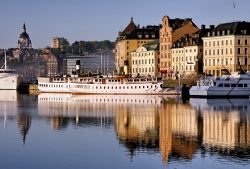 Skeppsbron il molo di Stoccolma Svezia - Credits:Ola ...