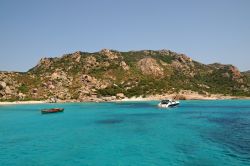 Santa Teresa di Gallura, mare e spiagge - Questa città della Sardegna vanta alcune delle più belle spiagge di tutta la regione. Accanto a quelle principali esistono una serie infinita ...