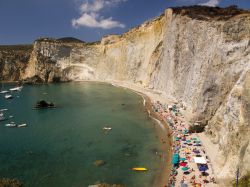 Spiaggia Chiaia di Luna Isola di Ponza Tirreno ...