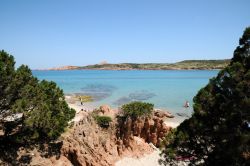 Spiaggia dell'Isola Rossa: si trova appena a nord-est di Badesi in Gallura (Sardegna)