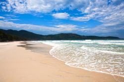 La famosa spiaggia di Lopes Mendes dell'Ilha ...