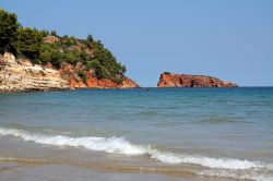 La spiaggia di Chrisi Milia si trova ad Alonissos ...