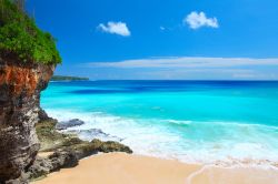 Spiaggia e mare cristallino Bali Indonesia - © Dudarev Mikhail / Shutterstock.com