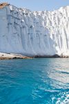 Spiaggia rocciosa falesia calcare Isola di Ponza Lazio - © loreanto / Shutterstock.com