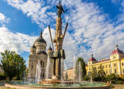 Statua di Stephen Bocskay, Cluj Napoca - Nobile e principe della Transilvania, Stephen Bocskay nacque nell'odierna Cluj Napoca nel gennaio del 1557. A capo di una rivolta contro gli Asburgo ...