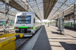 Stazione ferroviaria di Helsinki, la capitale della Finlandia - © SMIRNOVA IRINA / Shutterstock.com 